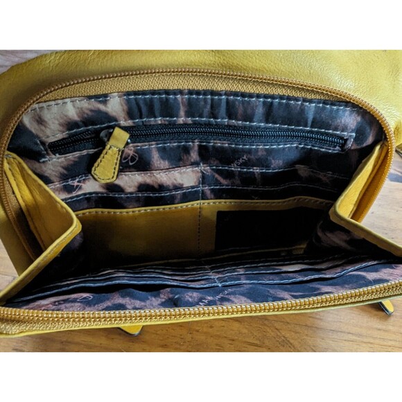 B. Makowsky Organizer Mustard & Brown Genuine Leather Messenger Cross-body bag - Picture 9 of 16